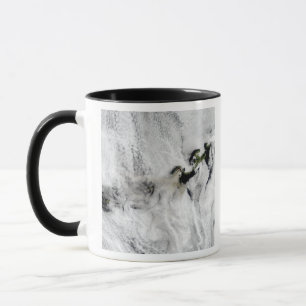 Mug Plume du volcan Okmok, îles Aléoutiennes 2