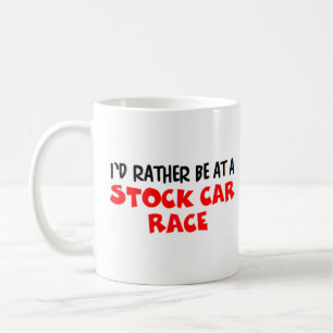 Mug plutôt d'être à une course de voiture stock