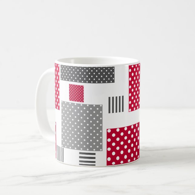 Mug Pneuka rouge gris patchwork sur arrière - plan bla (Devant gauche)