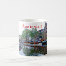 Port sur le canal à Amsterdam