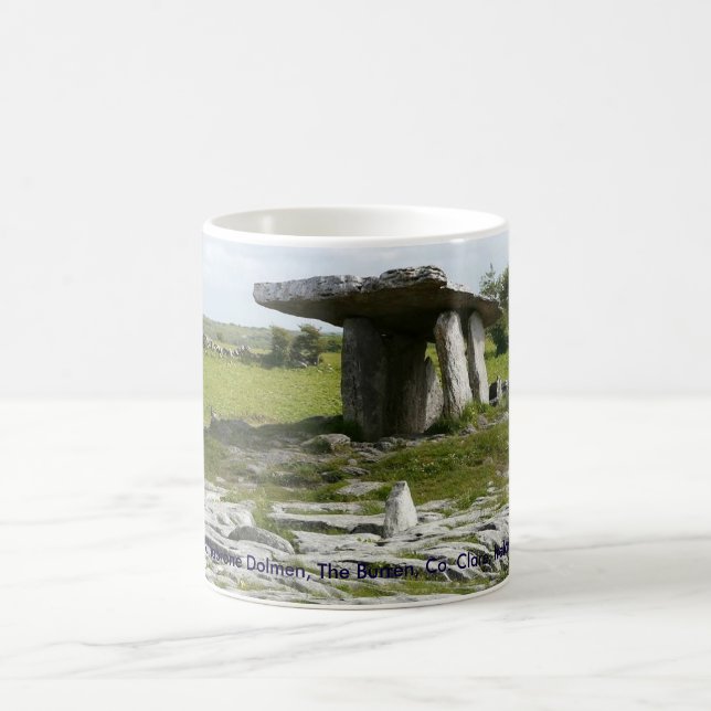 Mug Poulnabrone Dolmen, The Burren, Clare, Irlande (Centre)