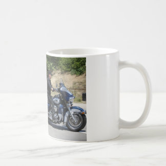 Mug Poutine monte un tricycle !