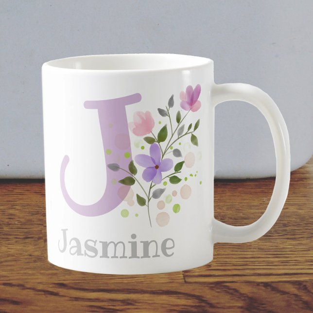 Mug Premier nom initial plus Jasmine avec fleurs (Créateur téléchargé)