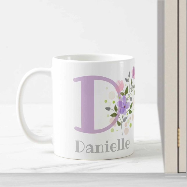 Mug Première initiale plus le nom Danielle avec des fl (Créateur téléchargé)