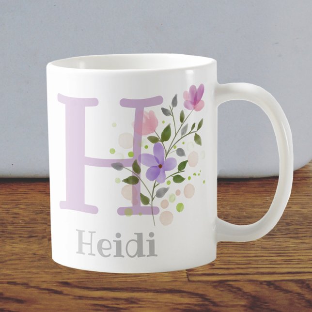 Mug Première initiale plus nom Heidi avec des fleurs (Créateur téléchargé)