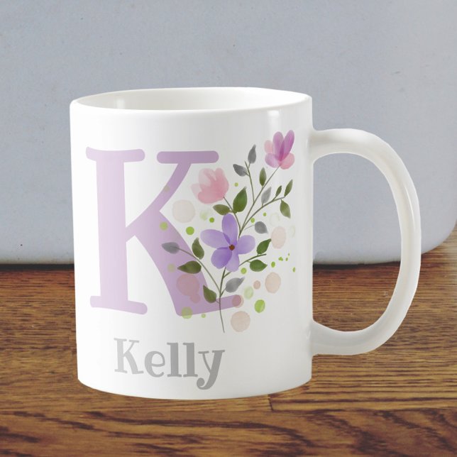 Mug Première initiale Plus Nom Kelly avec Fleurs (Créateur téléchargé)