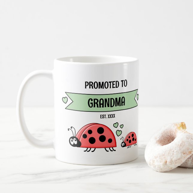 Mug Promoted to grandma ladybugs green (Avec donut)