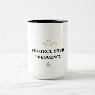 Mug PROTÉGEZ VOTRE FRÉQUENCE – Énergie de vague d'or m