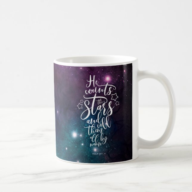 Mug Psaume 147:4 Il compte la Bible des étoiles (Droite)