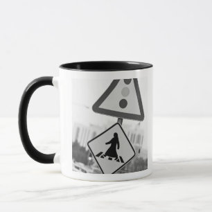 Mug Qatar, Ad Dawhah, Doha. Piéton arabe 2