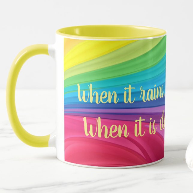 Mug Quand Il Pleut Chercher Rainbows Ajouter Un Nom Ca (Créateur téléchargé)