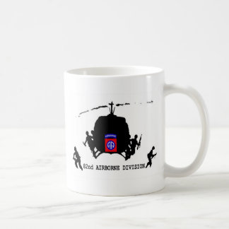 Mug quatre-vingt-deuxième DIVISION AÉROPORTÉE