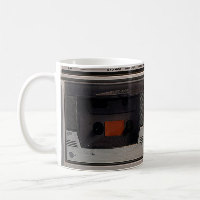 Mug Radiocassette radio stéréo portable rétro obsolète (Gauche)