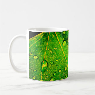 Mug Raindrops on a Leaf