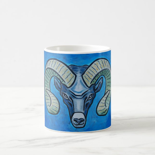 Mug RAM dans le bleu de ciel (Centre)