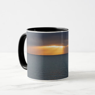 Mug Rayons de soleil dorés sur les reflets océaniques