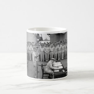 Mug Reddition du Général MacArthur Signing The