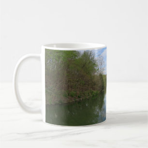 Mug Réflexions sur le lac Radnor Nuageux
