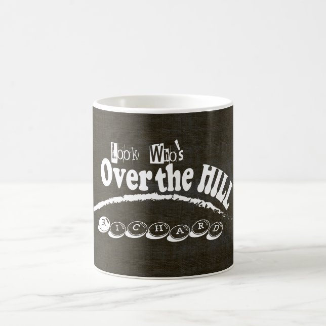 Mug Regardez qui est au-dessus de l'anniversaire de (Centre)