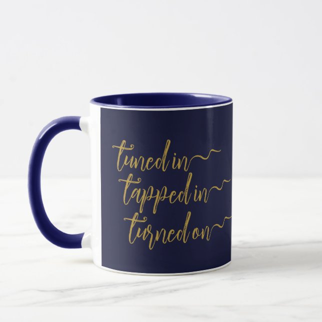 Mug Réglée dans l'élégante loi de la Marine de l'Attra (Gauche)