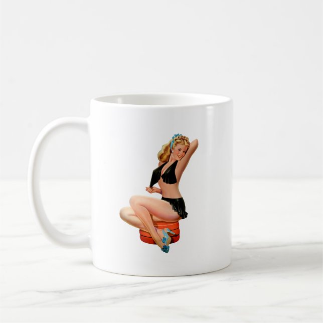 Mug Retro Blonde pin-up fille en mini jupe noire  (Gauche)