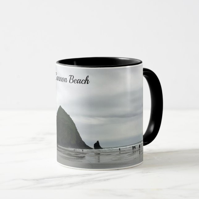 Mug Roche de meule de foin de plage de canon de côte (Devant droit)