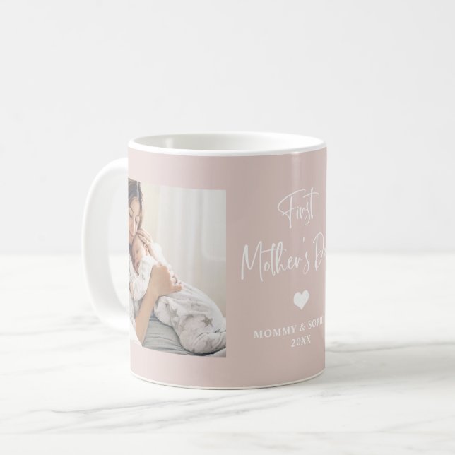 Mug Rose pâle | Deux script photo Première fête des mè (Devant gauche)