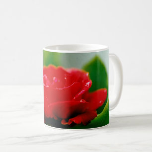 Mug Rose rouge du matin recouverte de gouttes de rosée