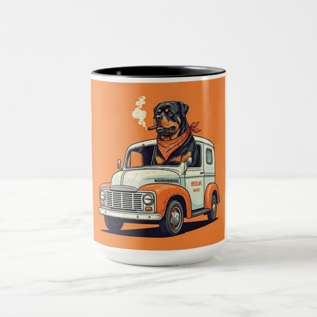 Mug Rottie dans le camion de travail (Centre)
