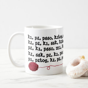 Mug Rouge de tricotage de boule de fil d'instructions