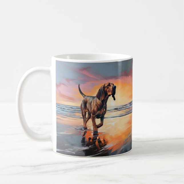 Mug Sandy Paws Bloodhound Dog on Beach Sunset (Gauche)