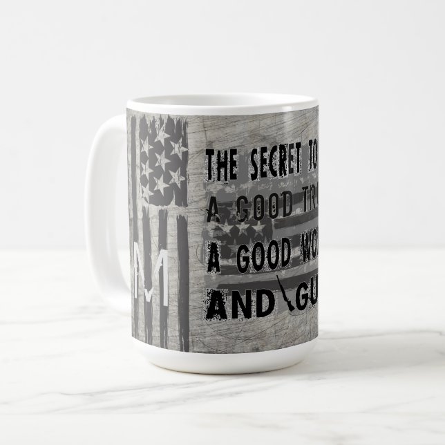 Mug Secret À Vie Bon Camions Femme & Armes À Feu (Devant gauche)