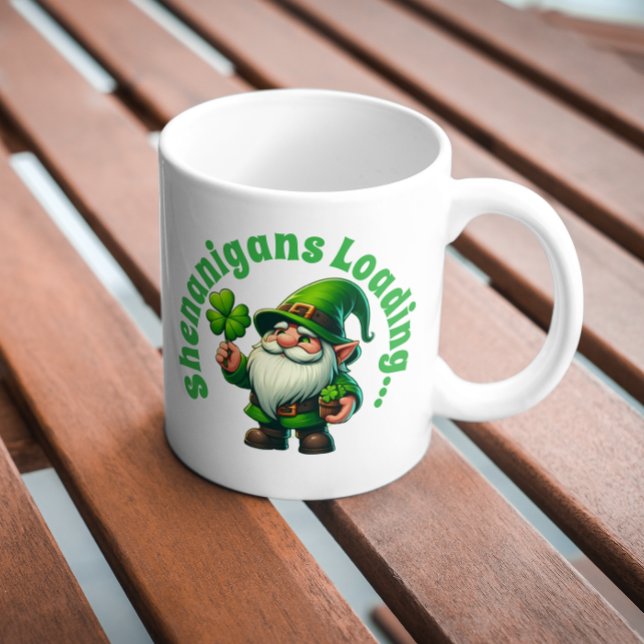 Mug Shenanigans Chargement amusant St. Patrick's Gnome (Créateur téléchargé)