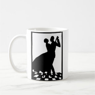 Mug silhouette couple dancing in the dark