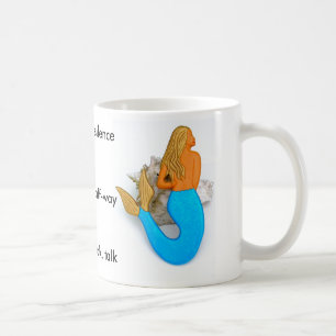 Mug sirène à cheveux dorés mesurée