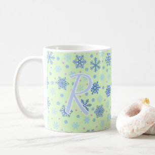 Mug Snowflakes Pastel Green Élégant Script Monogramme