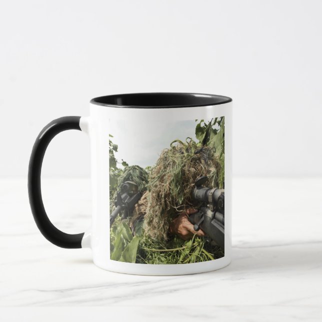 Mug Soldats habillés en costumes ghillie (Gauche)