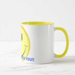 MUG SOURIRE ! UN DIEU VOUS AIME ! !
