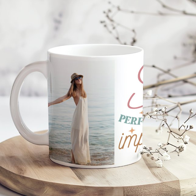 Mug "Soy Perfectamente Imperfecta" 2 Photos Personnali ("Soy Perfectamente Imperfecta" 2 Custom Photos Coffee Mug on a boho kithcen table with tiny flowers)
