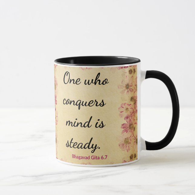 Mug Spiritual Beige Pink Gita Conquers Mind Print (Droite)