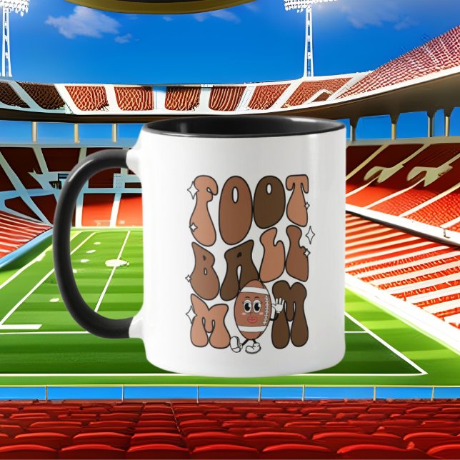 Mug sport de football mignon maman ajouter monogramme (Créateur téléchargé)