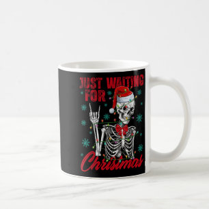 Mug Squelette de signe de main de rock attendant juste
