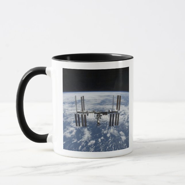 Mug Station spatiale internationale en orbite (Gauche)