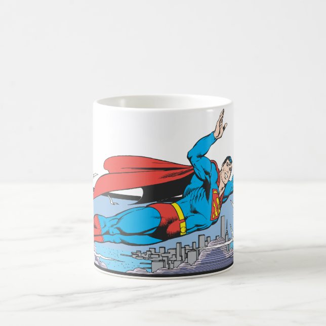 Mug Superman Flies Thru City (Centre)