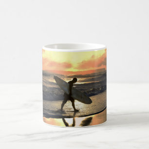 Mug Surfer hawaïen se dirigeant vers la maison