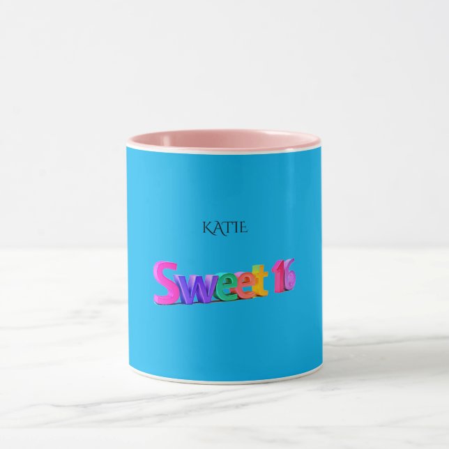 Mug Sweet 16 combo mug/nom personnalisé en bleu/rose. (Centre)