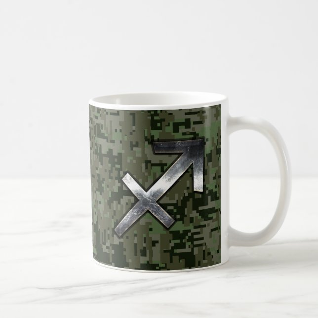 Mug Symbole zodiaque Sagittarius sur Camo numérique ve (Droite)