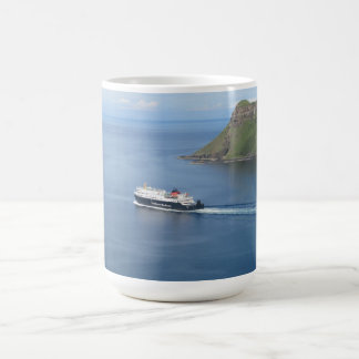 Mug Système mv Hebrides laissant Uig Île-de-Skye