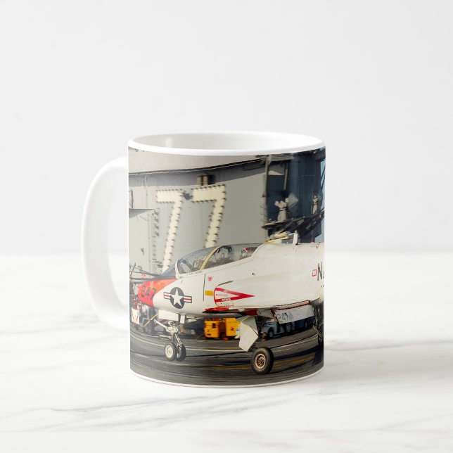 MUG T-45 GOSHAWK (Devant gauche)