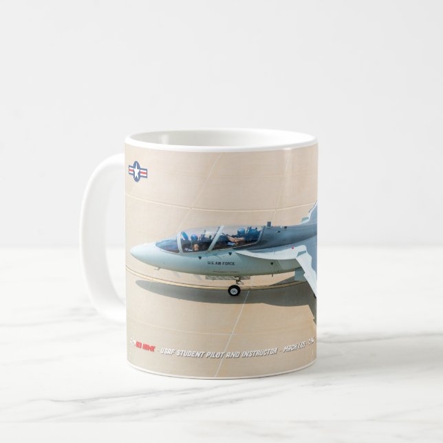 MUG T-7A RED HAWK (Devant gauche)